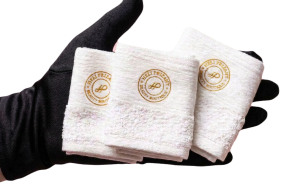 מגבות ידיים ממותגות – הפרט הקטן שעושה רושם גדול 3 ב-140 שח